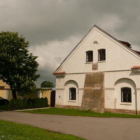 Hôtel Statek Chmelovice Extérieur photo
